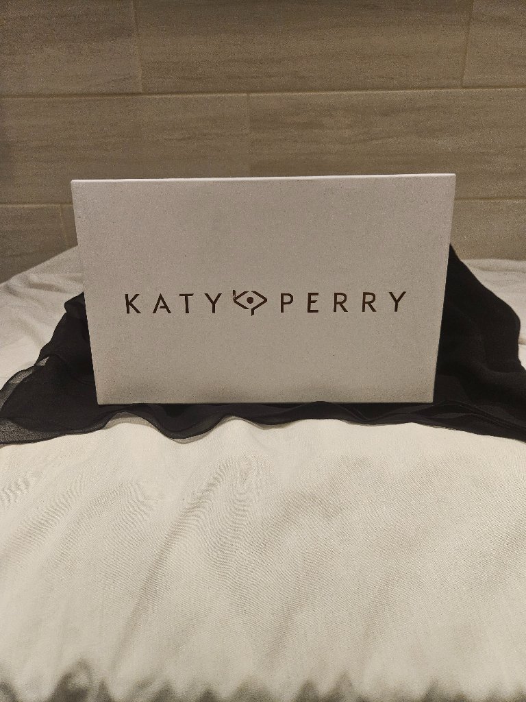 Katy Perry, Nwt, The Rizzo Crystal Star Sneaker, Size 7 — image 7 of 8